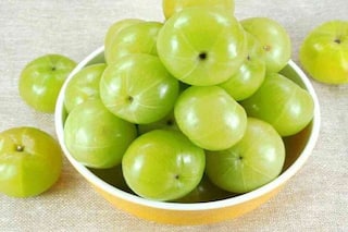 Health Tips : मधुमेह नियंत्रित करण्यासाठी आवळा फायदेशीर; जाणून घ्या अन्य फायदे