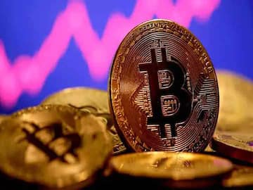 Bitcoin Crash: Cryptocurrency में भी बड़ी गिरावट, ऑलटाइम हाई से 60% नीचे गिरा Bitcoin