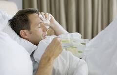 Omicron Variant: सावधान! सिर दर्द और बेहती नाक नहीं है आम सर्दी के लक्षण, Omicron से भी संक्रमित हो सकते हैं आप