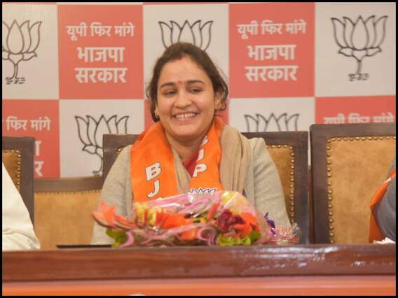 UP Election: SP छोड़ने वाली अपर्णा यादव ने कहा- बहू-बेटियों की सुरक्षा के लिए BJP ज़रूरी, सिर्फ यहां ही... UP Election: SP छोड़ने वाली अपर्णा यादव ने कहा- बहू-बेटियों की सुरक्षा के लिए BJP ज़रूरी, सिर्फ यहां ही...