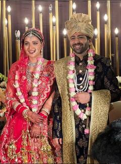 IN PICS| TV Actress Mansi Srivastava Marries Fiance Kapil Tejwani, Looks Stunning In Her Bridal Lehenga