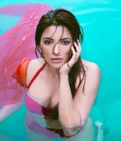 એક્ટ્રેસ શમા સિકન્દરની હોટ તસવીરો સોશિયલ મીડિયામાં વાયરલ