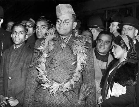 ‘অরাজকতা বা বিশৃঙ্খল পরিস্থিতি তৈরি করা বিপ্লবীদের লক্ষ্য নয়। অবশ্য এটা সত্য যে, কখনও কখনও তাঁরা বাস্তবেই সন্ত্রাসের পথ গ্রহণ করে থাকেন...কিন্তু তাঁদের চরম লক্ষ্য সন্ত্রাসবাদ নয়, বিপ্লব ও বিপ্লবের উদ্দেশ্য একটি জাতীয় সরকার স্থাপন করা’।