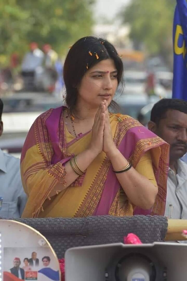 अखिलेश यादव के साथ ही डिंपल भी पार्टी का बड़ा चेहरा हैं. वह भी चुनावों में जगह-जगह जनसभाएं करती हैं और लोगों से पार्टी के लिए वोट करने की अपील करती हैं.