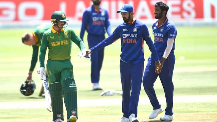 IND vs SA, 3rd ODI: South Africa given target of 288 runs against India Newlands Cricket Ground Ind vs SA, 1st Innings Highlights: ডি'ককের সেঞ্চুরি, ভারতের সামনে জয়ের লক্ষ্য ২৮৮