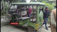 North Dinajpur: হেমতাবাদে পার্সেল বিস্ফোরণকাণ্ডে আটক অভিযুক্ত টোটোচালক, বাজেয়াপ্ত টোটো। Bangla News