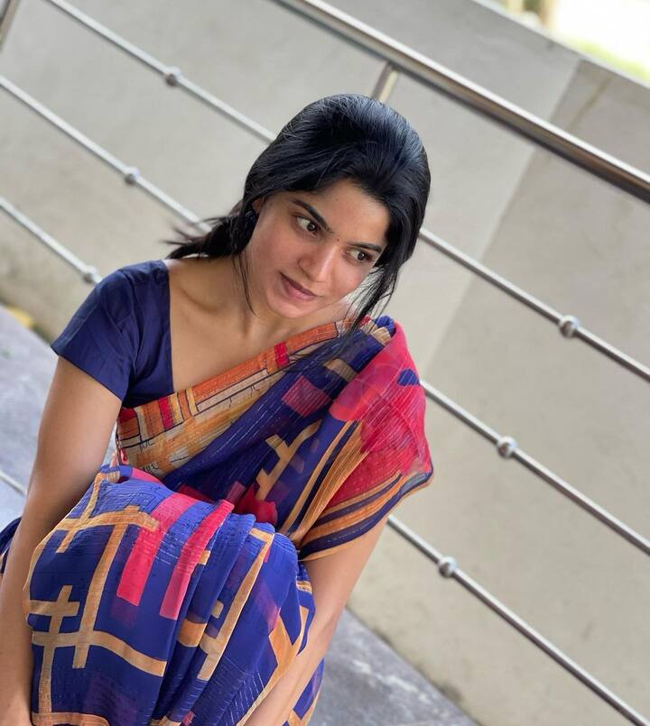 பெண்ணே பெண்ணே உந்தன் கையில் நானும் கூடும் நேரம் விட்டு செல்லாதே