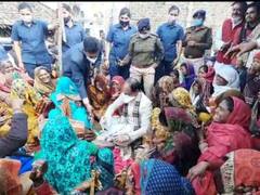 MP News: बूथ विस्तारक योजना के दौरान सागर पहुंचे सीएम शिवराज सिंह चौहान, आदिवासी महिलाओं के साथ बजाई नगड़िया