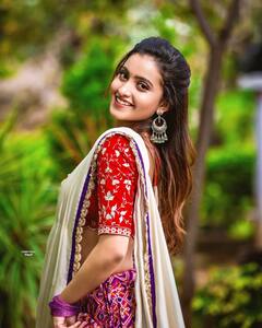 Deepika Pilli Photos: ఇంత తెలుగందం కళ్ల ముందున్న ఎవరికీ కనిపించడం లేదేటబ్బా...