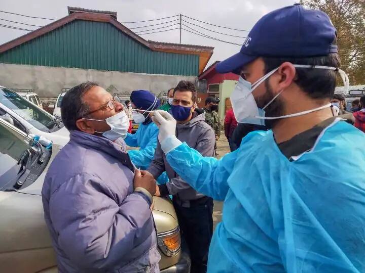 Coronavirus Cases Today corona news cases recorded 3 lakh 6 thousands in 24 hours Coronavirus Cases Today : सलग तिसऱ्या दिवशी देशात कोरोनारुग्णांमध्ये घट, गेल्या 24 तासांत 3 लाख 6 हजार 64 नवीन कोरोनाबाधित