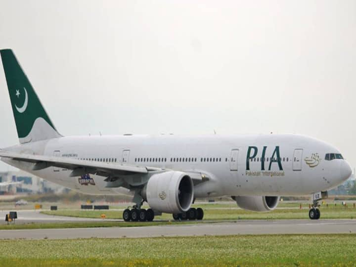 Pakistan Pilot Refuses To Fly After Emergency Landing As His Shift Had Ended Pakistan | ஷிஃப்ட் ஓவர்.. இனி பறக்க முடியாது - பைலட்டின் அறிவிப்பால் அதிர்ச்சியான பயணிகள்