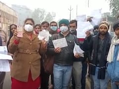 UP News: एग्जाम सेंटर से बिना टीईटी परीक्षा दिए छात्रों को लौटना पड़ा घर, रोते हुए बताने लगे वजह