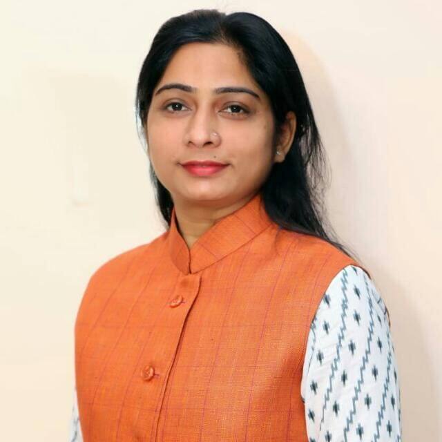 संघमित्रा मौर्य को 2019 में बीजेपी ने बदायूं से लोकसभा का टिकट दिया. संघमित्रा ने पार्टी को निराश नहीं किया और चुनाव जीत संसद पहुंचीं.