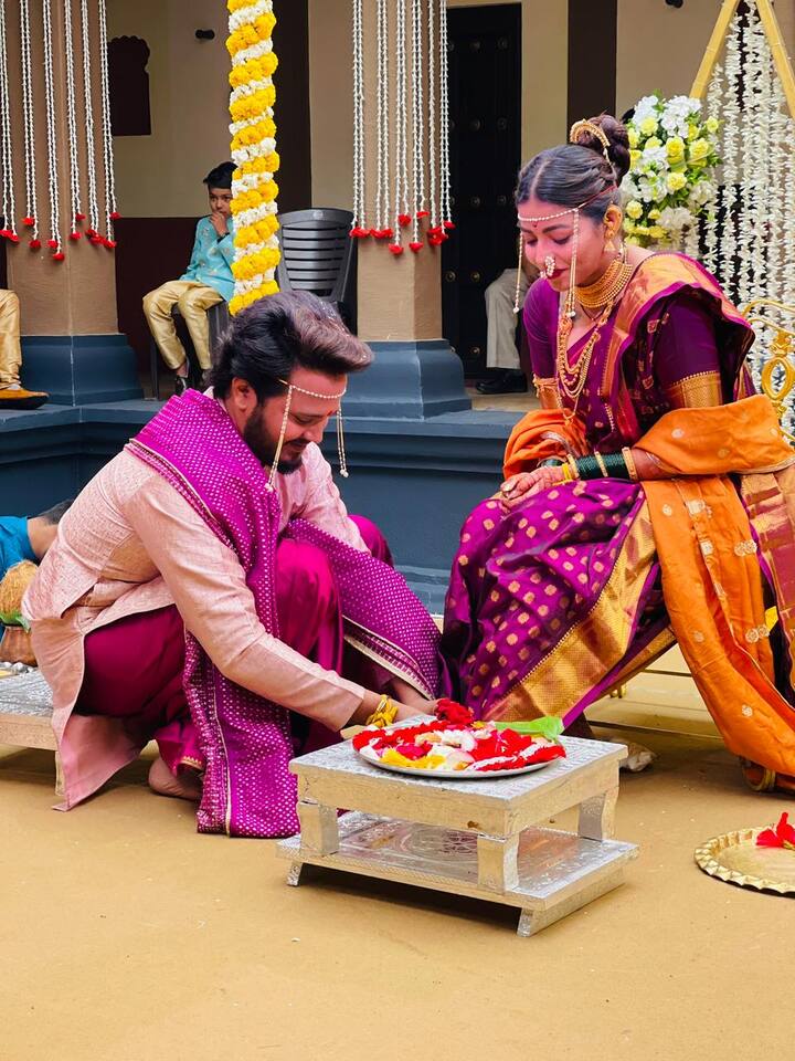 काही दिवसांपासून रोहित आणि जुईली यांच्या घरी लग्नाची लगबग सुरु होती.