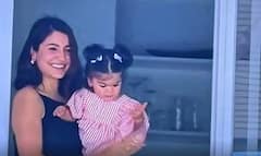 Vamika First Look: కొహ్లీ అర్థ సెంచరీ పూర్తి కాగానే సందడి చేసిన వామిక, అనుష్క| ABP Desam