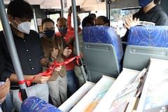 PHOTO : आता बसमधून प्रवास करताना पुस्तक वाचण्याची सुविधा, नवी मुंबईच्या बसेसमध्ये ग्रंथालय