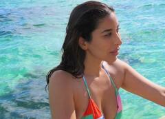 એક્ટ્રેસ સોફી ચૌધરીએ ફરી બિકિનીમાં હોટ તસવીરો શેર કરી