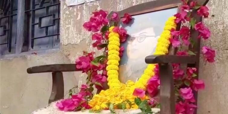 Bankura family has been restoring Netaji Subhas chandra Bose Memory for 72 years Subhas Chandra Bose Jayanti 2022: ঘরের আসবাবে নেতাজির ছোঁয়া, ৭২ বছর ধরে স্পর্শ আগলে বাঁকুড়ার পরিবার