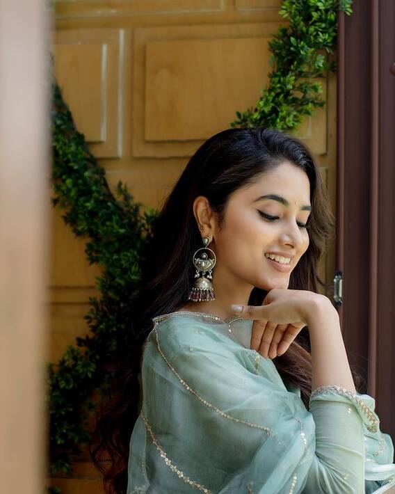 Priyanka Mohan: నాని హీరోయిన్ క్యూట్ లుక్.. యూత్ ఫిదా..