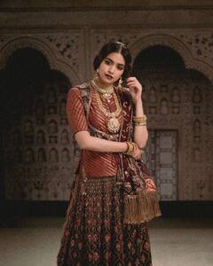 Keerthy Suresh: ధగ ధగ మెరిసే నగలతో... కీర్తీ సురేష్