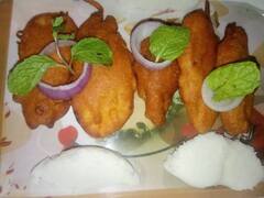 Watch Video: இங்கிலாந்து இளைஞரின் சுட சுட மிளகாய் பஜ்ஜி! - வைரலாகும் வீடியோ