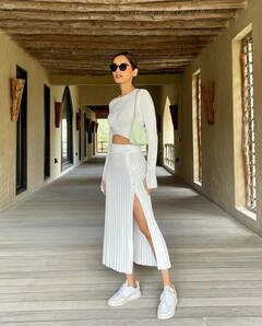 Manushi Chhillar Photos: ఆనాటి అందమేది... బక్కగా మారిపోయిన మాజీ మిస్ వరల్డ్