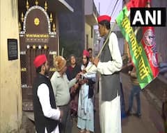 UP elections 2022: समाजवादी पार्टी में शामिल हुआ 'देश का सबसे लंबा आदमी', अखिलेश यादव ने ऐसे किया वेलकम