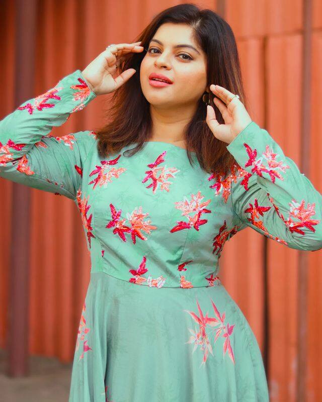 बिग बॉस मराठी सिझन-3 या शोमुळे अभिनेत्री स्नेहा वाघला विशेष लोकप्रियता मिळाली.(Sneha Wagh/ instagram)