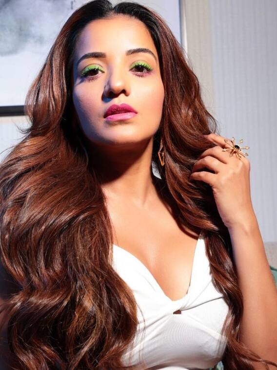 Monalisa की खूबसूरती कर देगी मदहोश!