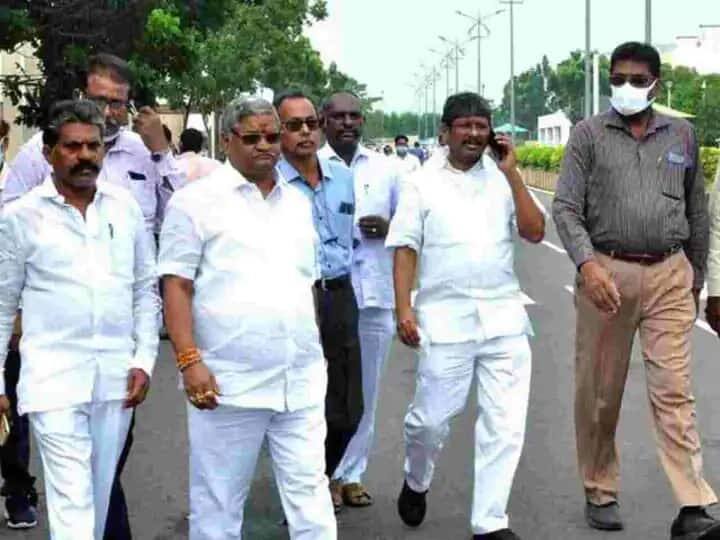 Andhra Pradesh: Government Employees To Go On Strike Over New Pay Revision Commission Andhra Pradesh: Government Employees To Go On Strike Over New Pay Revision Commission