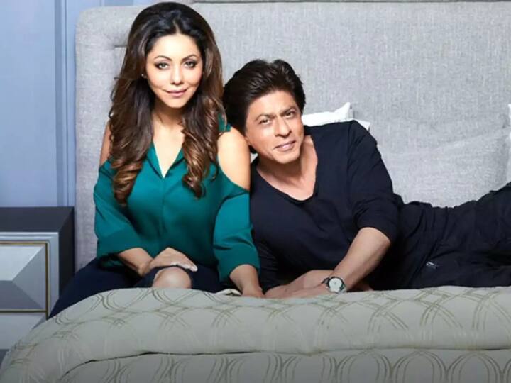 इंडस्ट्री के सबसे चर्चित कपल, शाहरुख़ खान - गौरी खान (Shah Rukh Khan - Gauri Khan) की शादी साल साल 1991 में हुई थी और इनकी शादी के इस साल 25 अक्टूबर को 31 साल पूरे होने जा रहे हैं. शादी के इतने सालों बाद भी शाहरुख़-गौरी की बॉन्डिंग देखते ही बनती है.