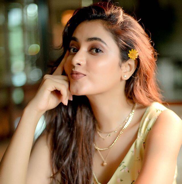 రీసెంట్ గా ఈమె నటించిన 'డాక్టర్' అనే తమిళ సినిమా భారీ విజయాన్ని అందుకుంది. (Photo Credit: Instagram)