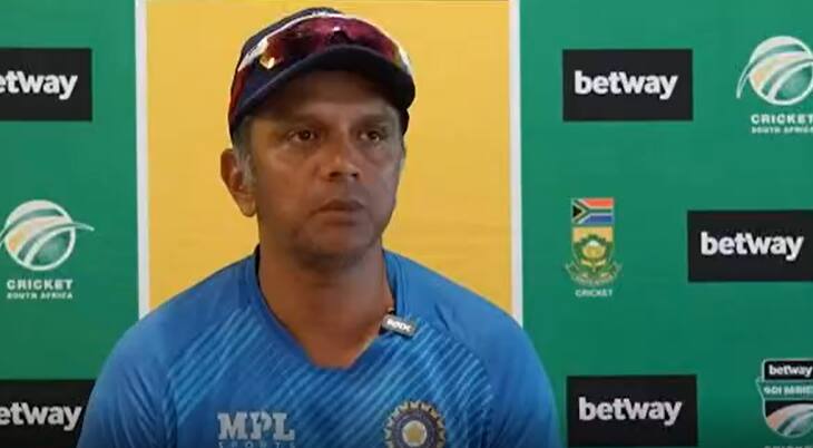 After white wash in ODI series against South Africa Coach Rahul Dravid angry to two players રાહુલ દ્રવિડે આફ્રિકા સામેની સીરિઝમાં હાર પછી ખેલાડીઓને તતડાવી નાંખ્યા, ક્યા બે ક્રિકેટર બન્યા ગુસ્સાનો સૌથી વધારે ભોગ ?