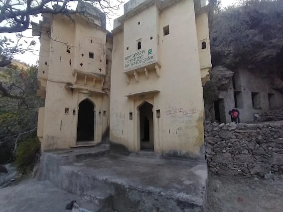 Rajasthan News: इस खुफिया गुफा में था महाराणा प्रताप का शस्त्रागार, भूल भुलैया से कम नहीं हैं यहां के रास्ते Rajasthan News: इस खुफिया गुफा में था महाराणा प्रताप का शस्त्रागार, भूल भुलैया से कम नहीं हैं यहां के रास्ते