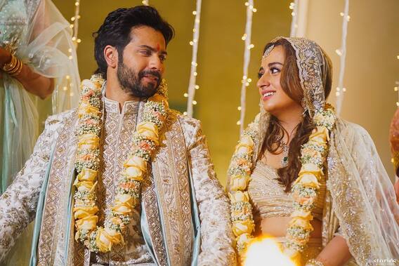 Varun Dhawan Photos: మొదటి వివాహ దినోత్సవం... పెళ్లి ఫోటోలు షేర్ చేసిన స్టార్ హీరో