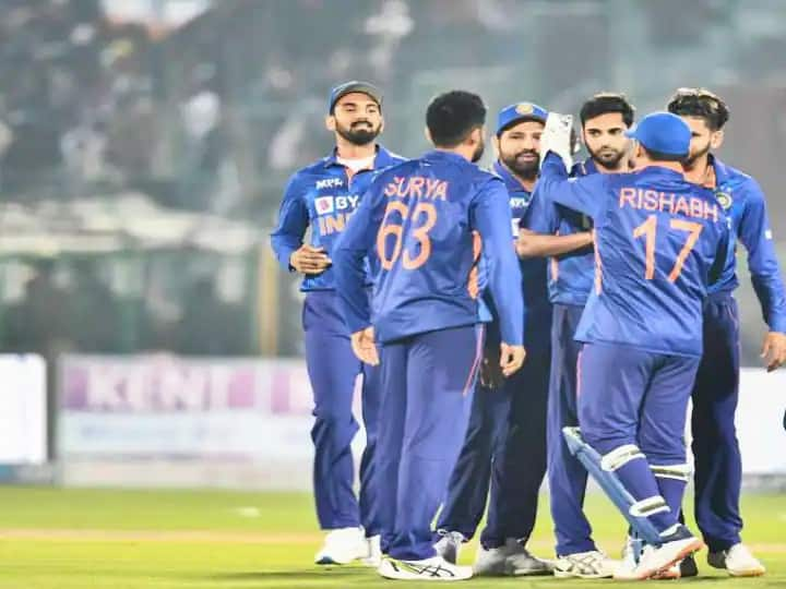 ind vs sa : cricket fans questioned on bhuvneshwar kumar poor performance in odi series ભારતના આ અનુભવી બૉલરને હવે નહીં મળે વનડેમાં સ્થાન ? ખરાબ પ્રદર્શનથી લોકો નિરાશ, જાણો વિગતે