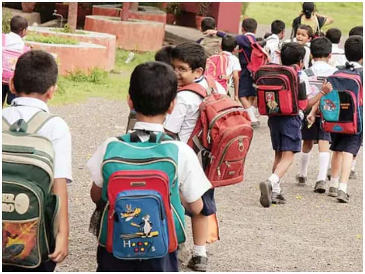 mumbai school reopen on monday 90 percent school open today Mumbai School Reopen : पहिल्याच दिवशी मुंबईतील 90 टक्के पेक्षा अधिक शाळा सुरू