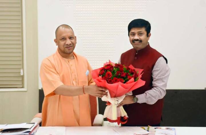 चौथे नंबर पर 57 करोड़ की संपत्ति के साथ नंद गोपाल गुप्ता नंदी हैं. सिर्फ 9वीं तक पढ़े नंदी के पास नंदी के पास 2.22 करोड़ की नौ गाड़ियां हैं. इनमें बीएमडब्ल्यू, फोर्ड एंडेवर, रैक्स महिंद्रा, जैसी गाड़िया हैं.