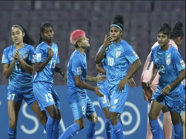 AFC Asia Cup: ஒரே அணியில் 12 பேருக்கு கொரோனா... இந்திய மகளிர் கால்பந்து அணியை துரத்தும் சோகம்..