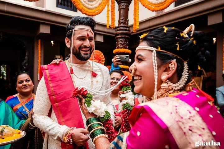 जानेवारी 2021 मध्ये या दोघांचा शाही विवाह सोहळा पार पडला होता . (फोटो : mitalimayekar /Instagram)