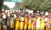 Tirumala Tamilnadu Bakthulu: తిరుమలలో ఆందోళనకు దిగిన తమిళనాడు భక్తులు