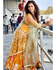 Intinti Gruhalakshmi Serial Prashanthi Photos: నందు కొత్త భార్యగా పెత్తనం చేయాలనుకుంటున్న గృహలక్ష్మి లాస్య (ప్రశాంతి) లేటెస్ట్ ఫొటోస్..