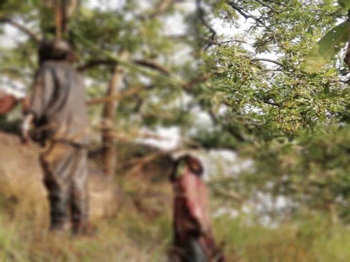 Recovering the bodies of the romantic couple who committed suicide in the seasonal mountain பருவத மலையில் காதல் ஜோடி  தற்கொலை - அழுகிய நிலையில் சடலங்கள் மீட்பு