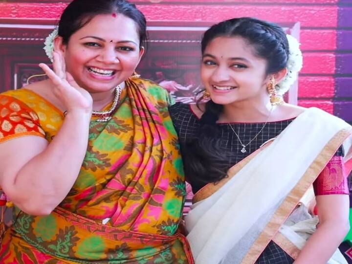 archana daughter zaara hosting a show in vijay tv Archana and Zaara | விஜய் டிவியில் விஜேவாக களமிறங்கும் ஸாரா? இண்ட்ரஸ்டிங் அப்டேட்ஸ்..