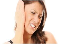 Omicron Variant: कान में दर्द समेत ये भी हैं ओमिक्रोन के लक्षण, न करें लापरवाही