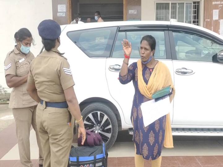 Woman immigration protest at the District Collector's Office! மாவட்ட ஆட்சியர் அலுவலகத்தில் துணிமணிகளுடன் குடியேறும் போராட்டம் நடத்திய பெண்ணால் பரபரப்பு