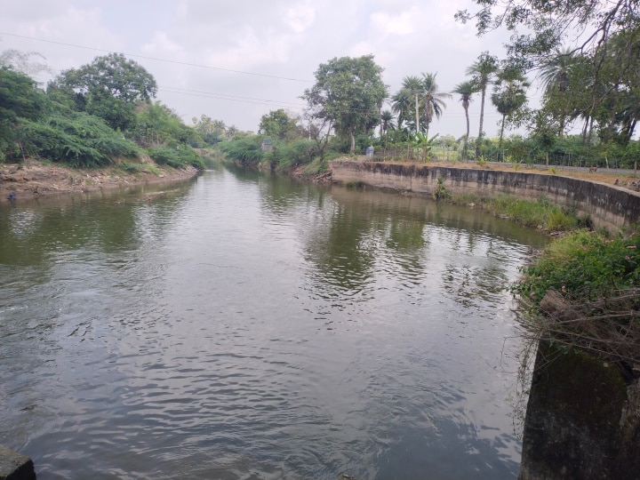 பொதுத்துறை நிறுவனமான ஒ.என்.ஜி.சி நுழைவு வாயில் முன்பு கிராம மக்கள் போராட்டம்