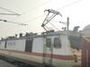 Ayodhya Electric Train News: अयोध्या से बस्ती के लिए रवाना हुई पहली इलेक्ट्रिक ट्रेन, इस रूट पर तेजी से चल रहा काम