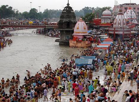 मान्यता है कि यहां से ही मां गंगा धरती पर अवतरित हुई हैं. जिसके बाद वो आगे बढ़कर यूपी, बिहार, बंगाल से होकर समंदर में जा मिलती हैं.