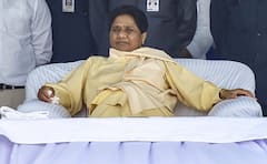 जब Akhilesh Yadav और डिंपल यादव के लिए अपने ही सुरक्षाकर्मियों पर बिफर पड़ी थीं Mayawati, लगाई थी डांट